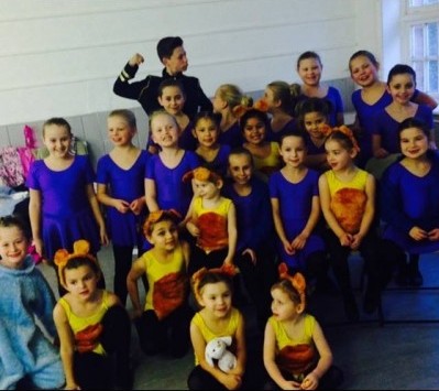 The boys and girls of Rye Dance Centre backstage