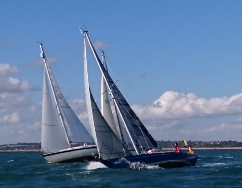 Sailing cruisers racing in Rye Bay