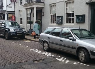 Loading bay: 10 mins only