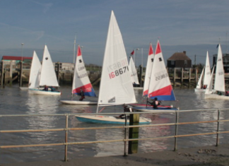 Rum racers tackle high winds