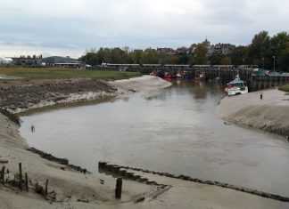 River defences to ‘hold the line’