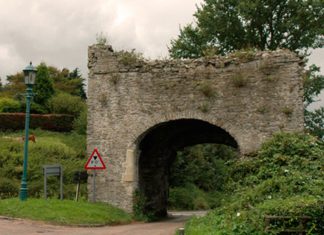 Residents defend Pipewell Gate