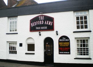 An evening with the hop pickers