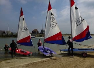 Young sailors chase the Egg