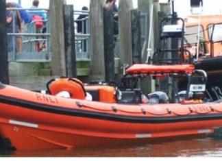 Lifeboat damaged in rescue dash