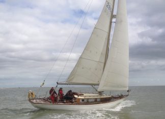 Cruisers revel in good breeze