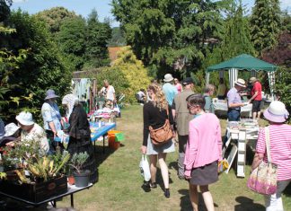 Museum’s fete-full day stays dry