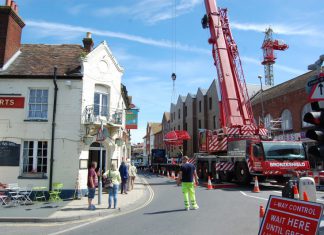 Tower crane comes down at last
