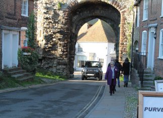 Crunch time for historic arch