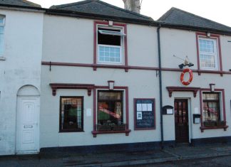 Harbour ‘dries’ up briefly kb pic