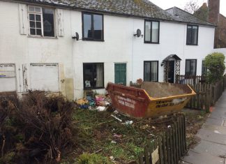 Clean-up time in Ferry Road