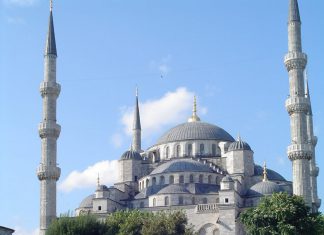 The symmetry of the mosque