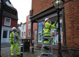 Painting of the lamp posts