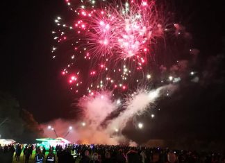 Crowds support Northiam bonfire