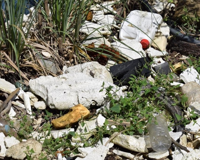 beach rubbish, plastic pollution