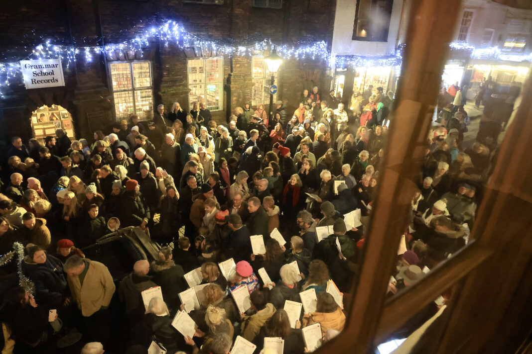 The crowds at Christmas Late night shopping Rye 4F2A6710