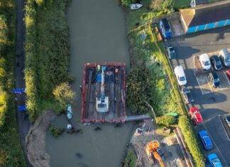 Crane delay at Brede sluice