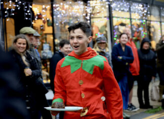 Pictures and video: Christmas in Rye pudding race