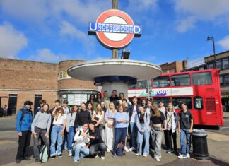 Hosts needed for French students