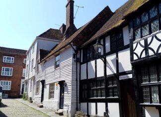 The future of the historic West Street light