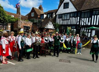 Morris men (and women) at the Mermaid
