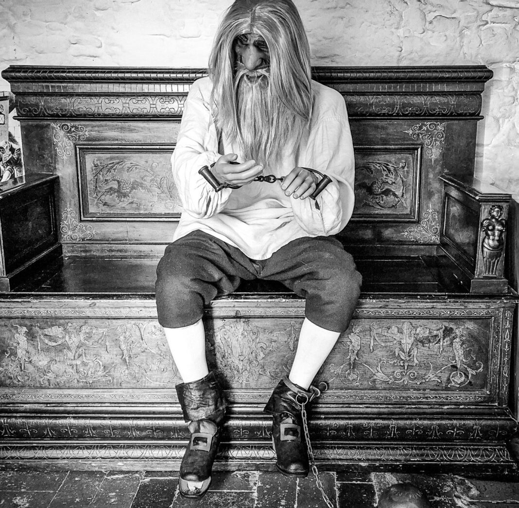 Court-Hall-Figure-BW